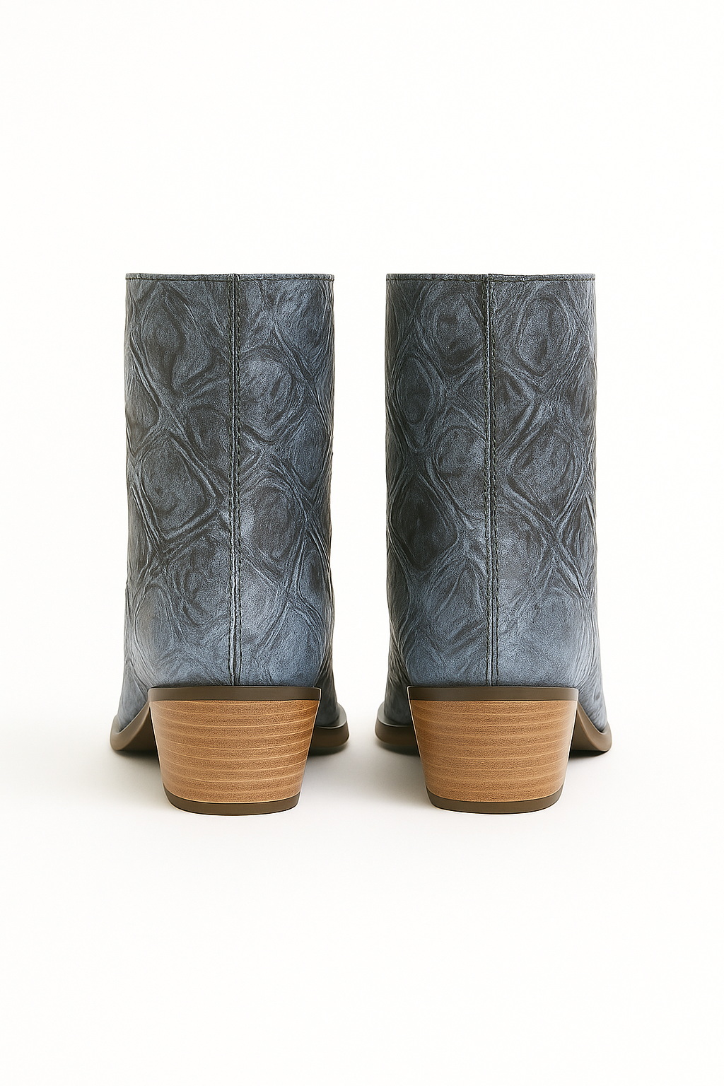 Pirarucu-Embossed Leather Boots – Exclusive 2-in-1 Design, Handcrafted with Custom Decorative Accents for a Distinctive and Versatile Look