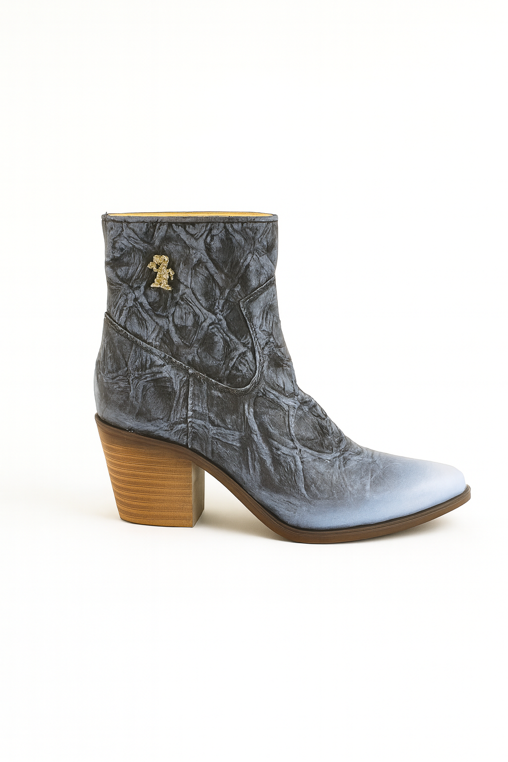 Pirarucu-Embossed Leather Boots – Exclusive 2-in-1 Design, Handcrafted with Custom Decorative Accents for a Distinctive and Versatile Look