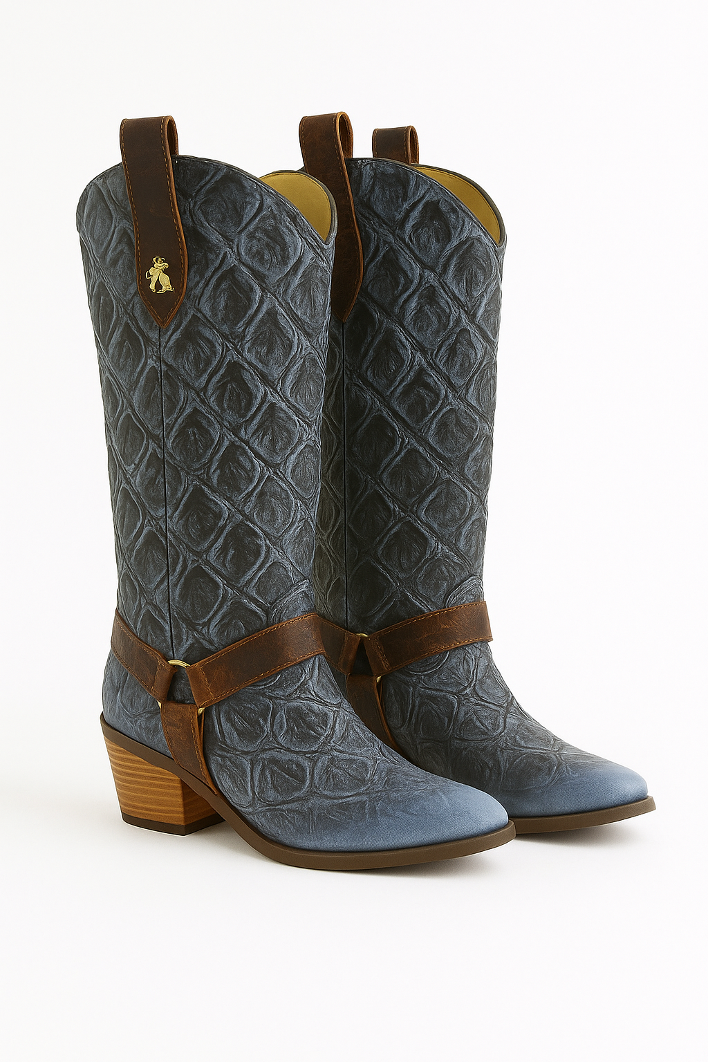 Pirarucu-Embossed Leather Boots – Exclusive 2-in-1 Design, Handcrafted with Custom Decorative Accents for a Distinctive and Versatile Look