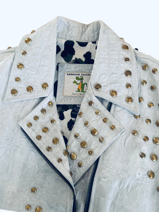 Leather Craftsmanship – From Hide to Heirloom
