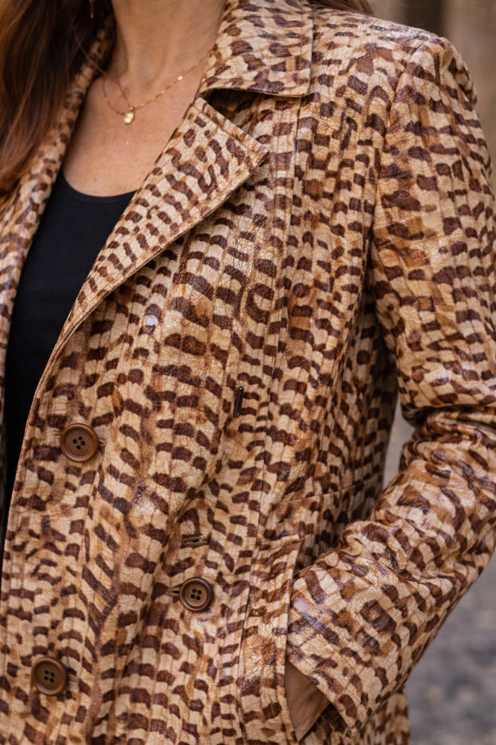 Women's Artistic Feather Impression Leather Coat – Nature-Inspired Embossed