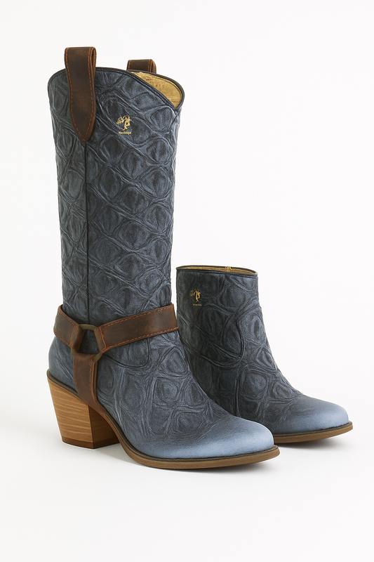 Pirarucu-Embossed Leather Boots – Exclusive 2-in-1 Design, Handcrafted with Custom Decorative Accents for a Distinctive and Versatile Look